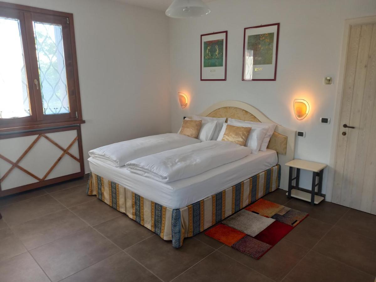 קולה Le Zampolle B & B מראה חיצוני תמונה